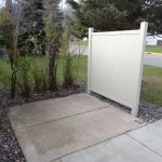 concrete-patio-and-privacy-screen